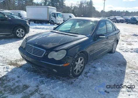 2004 Mercedes-Benz C 240 z USA, uszkodzony, nr VIN WDBRF61J04F532348